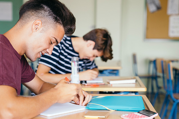 fundamentos, evaluación moderna, características, paradigmas de la educación