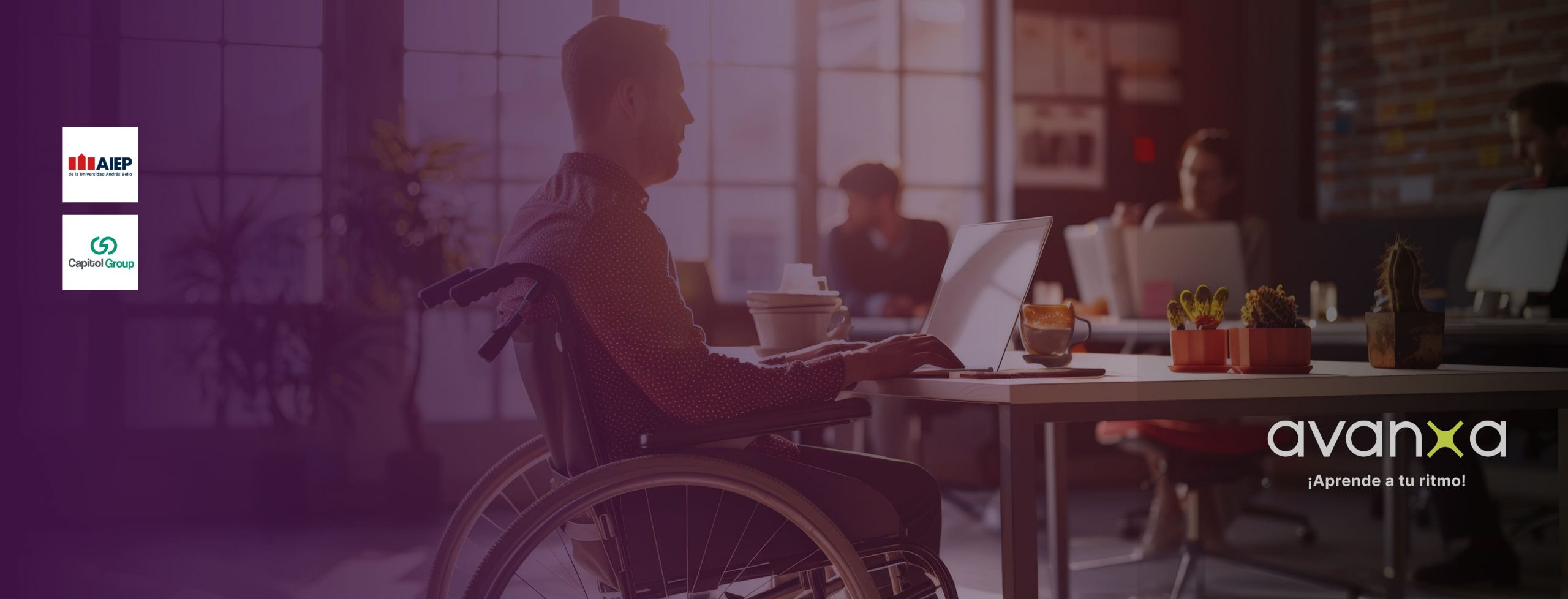 Profesional guiando a equipo diverso en entorno de trabajo inclusivo.