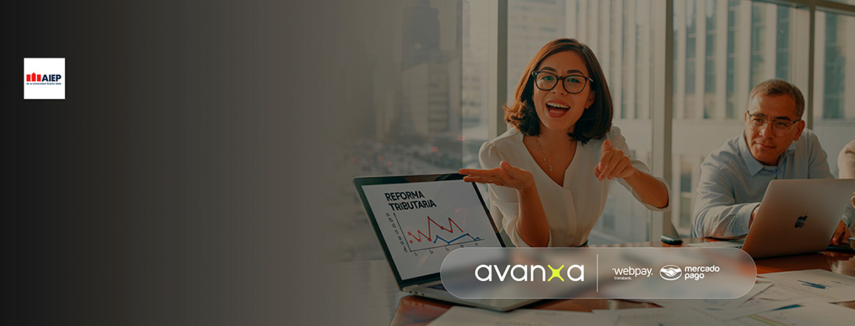 Profesionales chilenos analizando gráficos financieros y reforma tributaria en un entorno moderno, representando formación en IFRS y tributación. Pago seguro con Mercado Pago y WebPay.