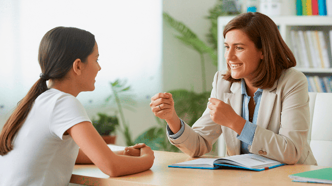 Señales de autismo en mujeres durante evaluación clínica con enfoque de género en adolescente chilena.